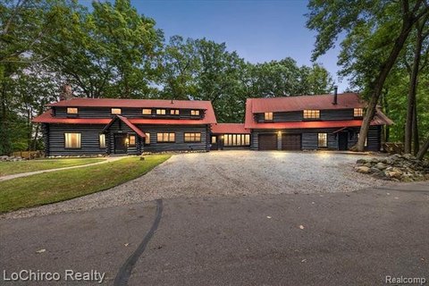 Log Cabin on Walters Lake
