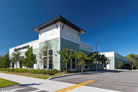 COMMERCIAL - Bonita Springs, FL
