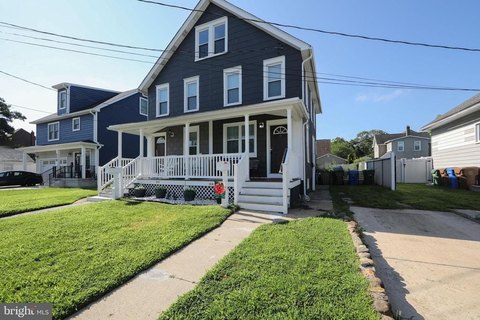 Renovated Twin Home with Loft