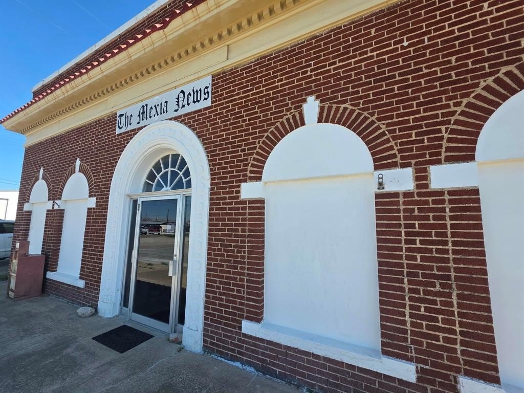 Commercial Building in Mexia Downtown