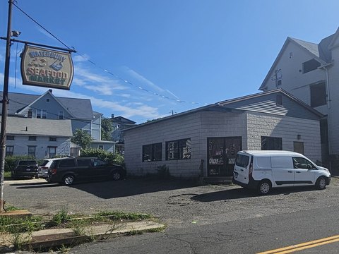 Versatile Commercial Building in Waterbury