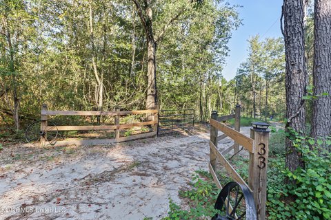 Land, Perkinston, MS