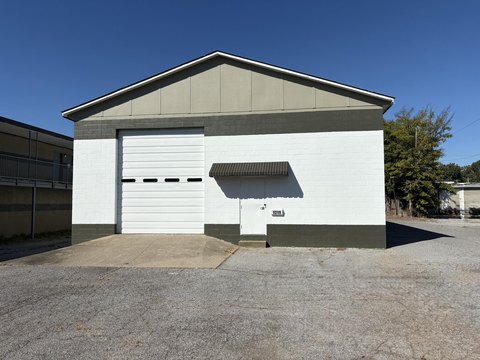 Drive-Through Warehouse