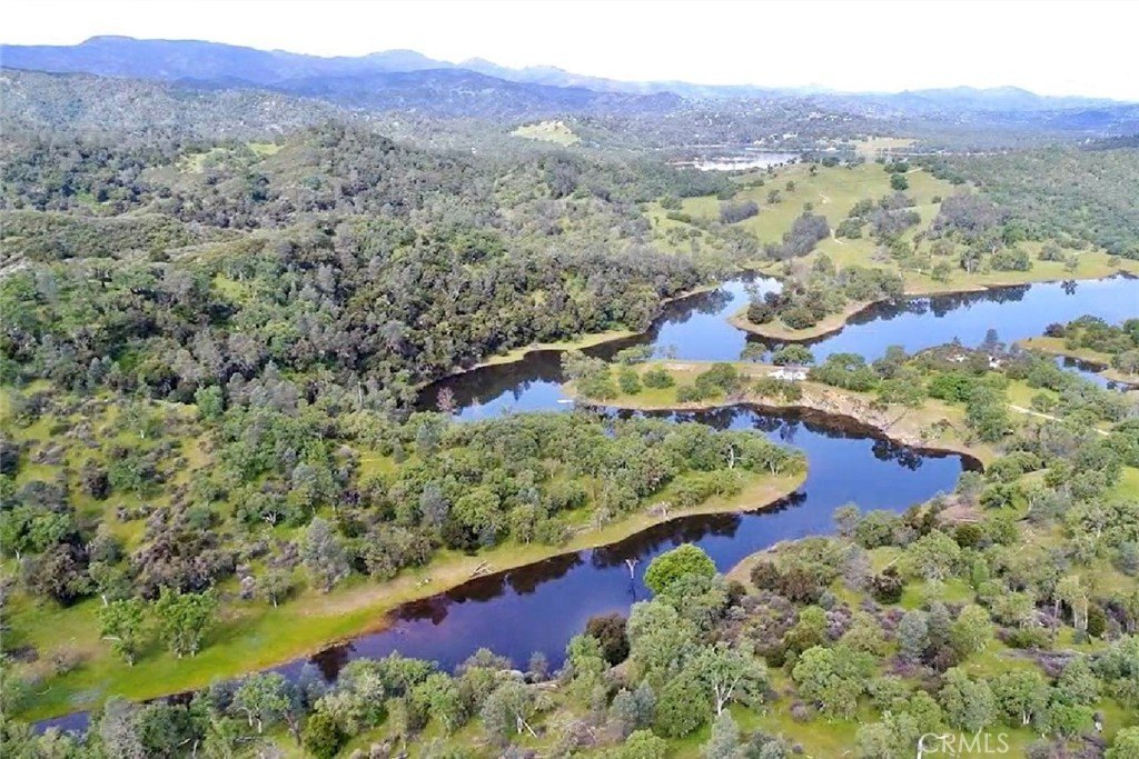 160 Acres Lake Nacimiento Retreat