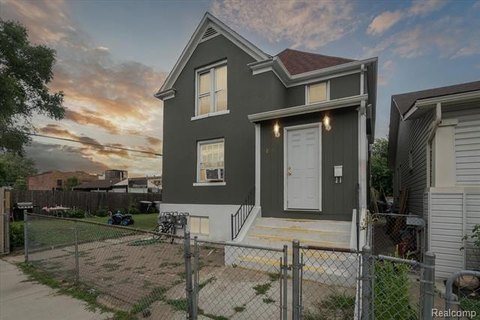 Detroit Duplex: Investment Opportunity