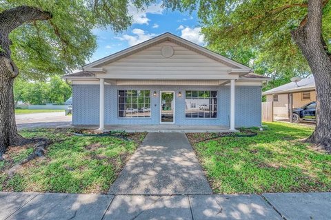 Updated Commercial Building in Clifton