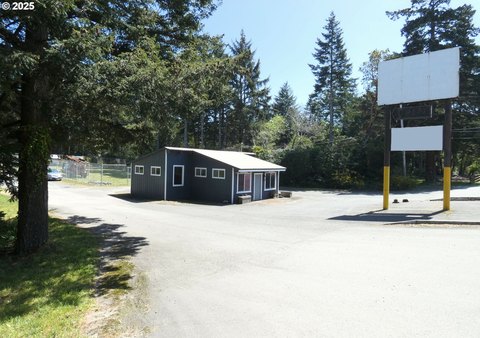 Bandon Mixed-Use Commercial Property