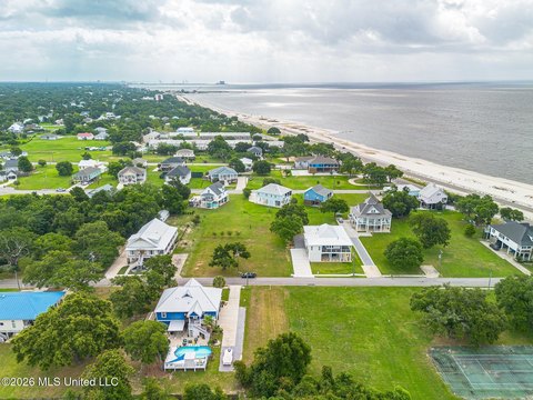 LAND - Long Beach, MS