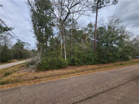 Residential Land in Bayou Oaks