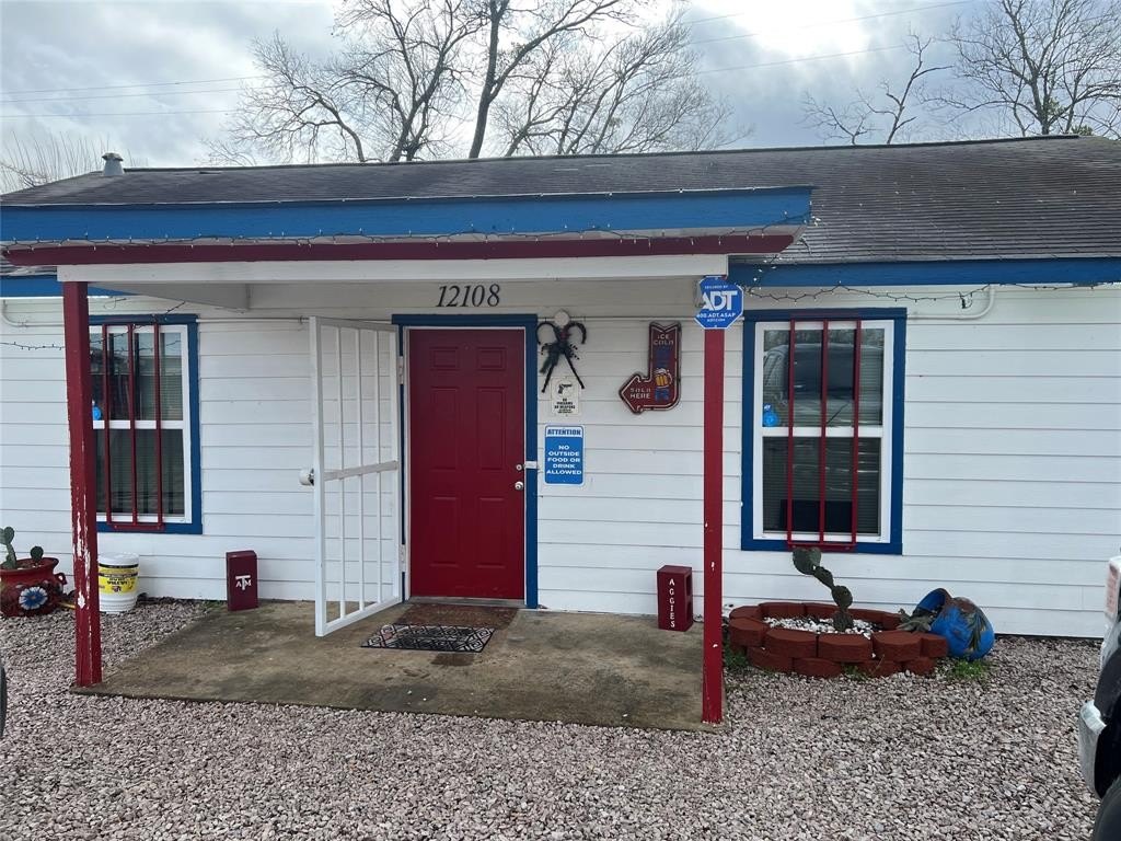 Game Room and Cafe