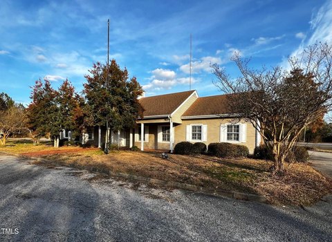 Creswell Commercial Building with Parking