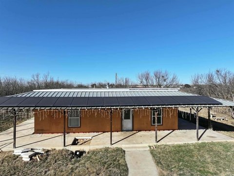 Versatile Property: Home or Venue