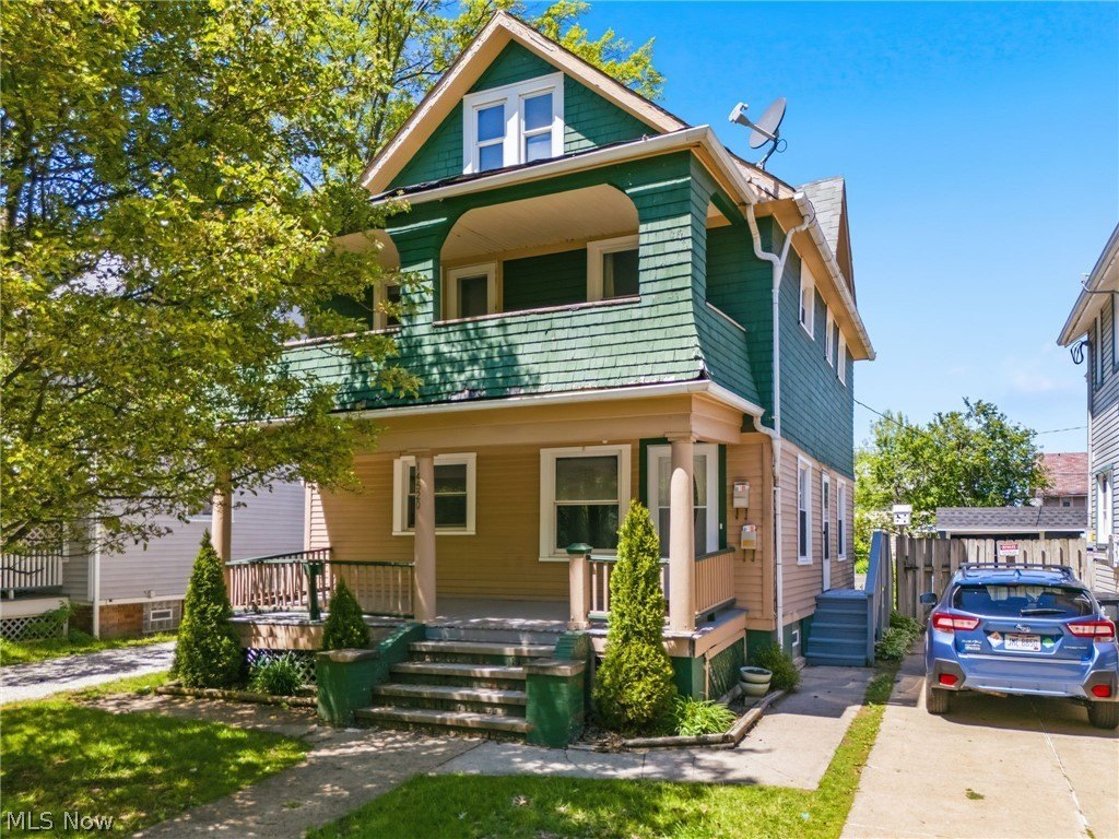 Lakewood Duplex: Vacant and Ready