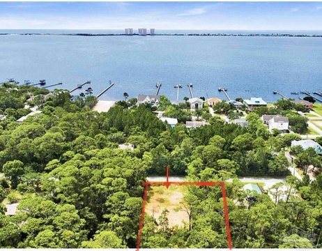 LAND - Gulf Breeze, FL