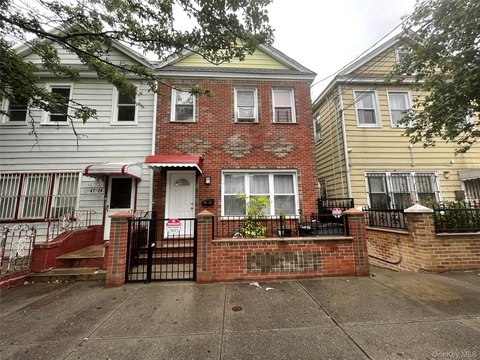 Corona Multifamily Property Near Transportation