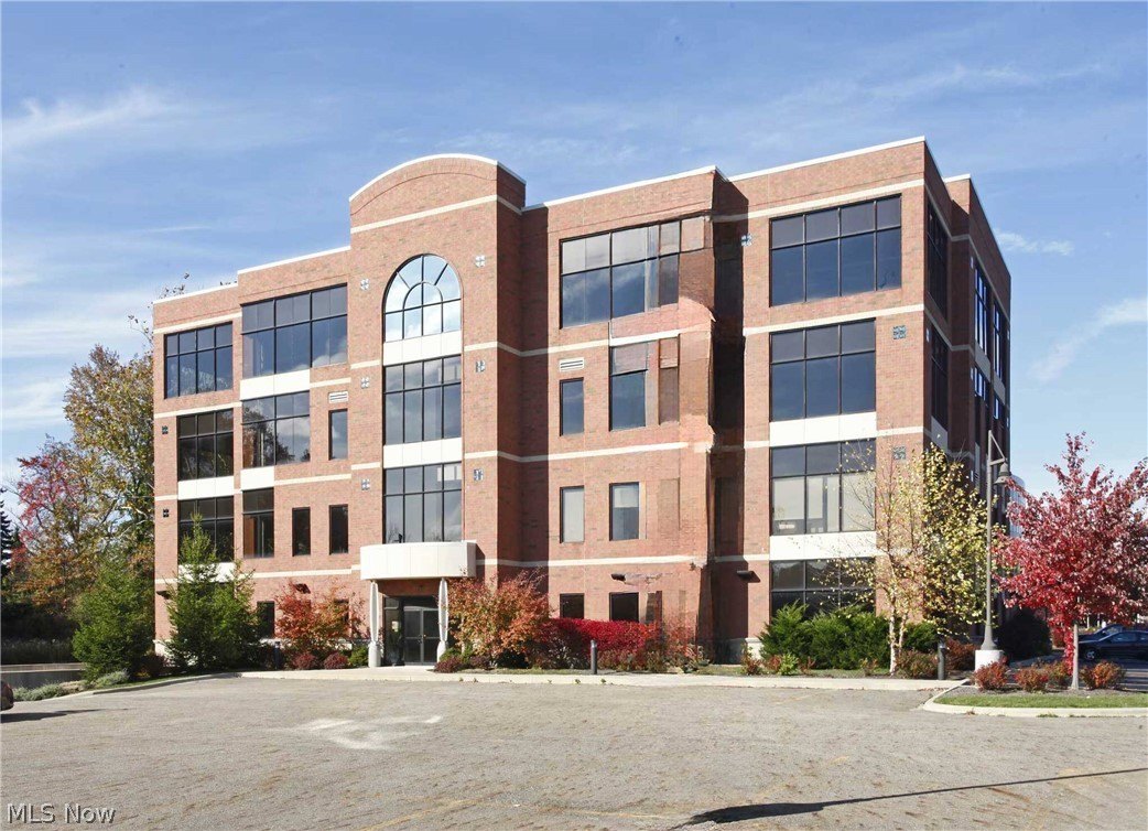Refined Office Space in Montrose