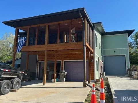 Mixed-Use Live/Work Property