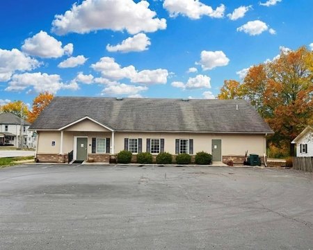 Kearney Commercial Property with Parking