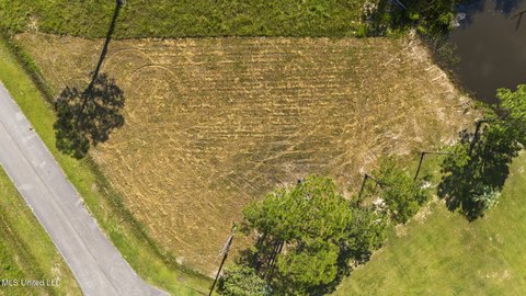 Waterfront Lot in Diamondhead, MS