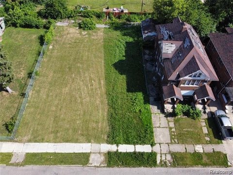 Land in Growing Detroit Area