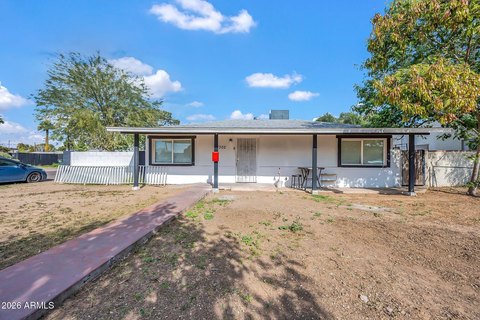 Phoenix Multifamily Property with Casita