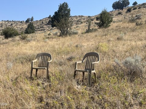Klamath Falls Land with Views