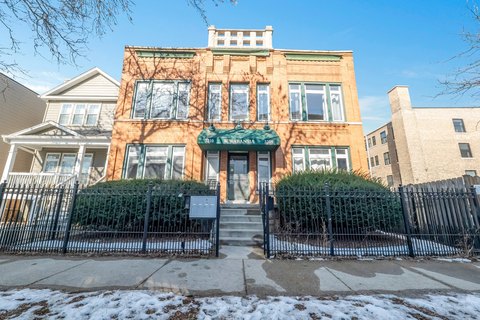 Humboldt Park Four-Unit Building