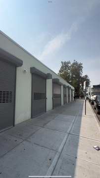 Subdividable Retail Space