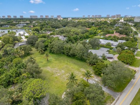 Land, NAPLES, FL