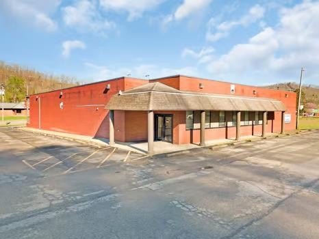 Multi-Use Retail Building with Parking