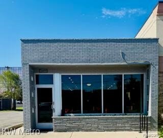 Southfield Commercial Property For Lease