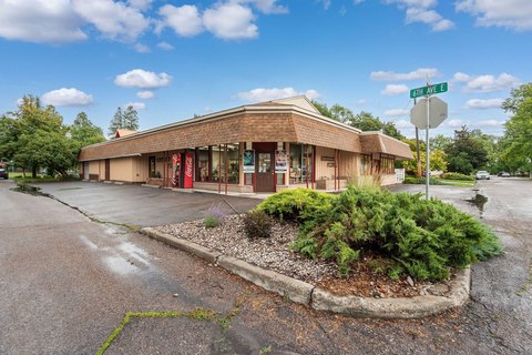 Single-Level Retail Building with Parking