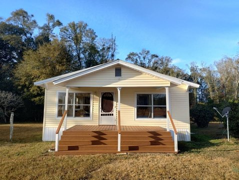 Campbellton Farmhouse and Studio Cabins
