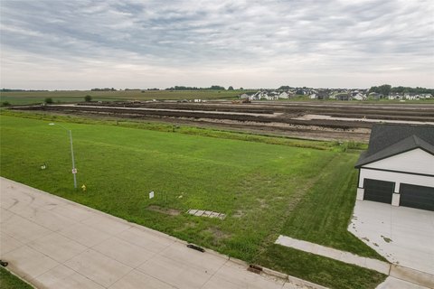 Land, Waukee, IA