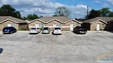 Newer Multifamily Property in Donna