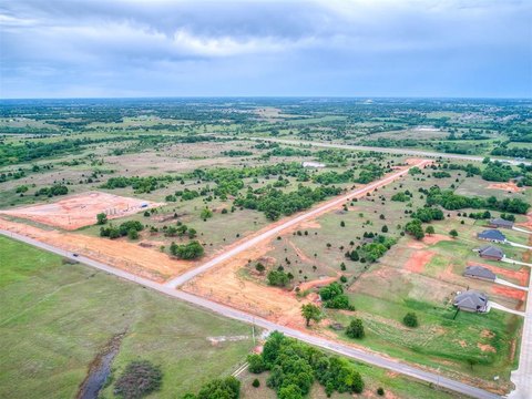 Residential Land in Blanchard, OK
