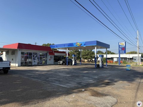 Texarkana Gas Station with Store