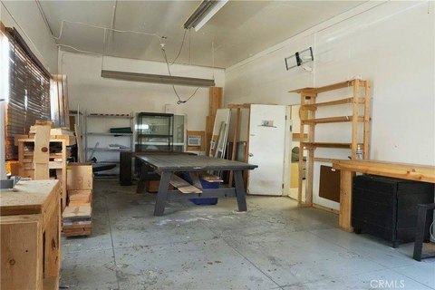 Mixed-Use Live-Work Space