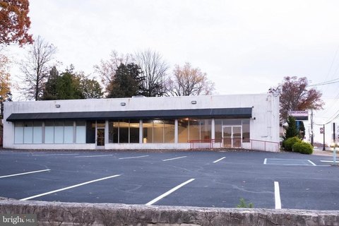 Abington Retail End-Cap Space