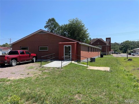 Piedmont Retail Building For Sale