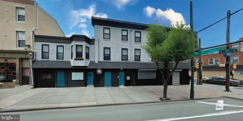 Mixed-Use Investment Property on Girard