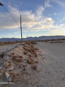 Land in Sun Village, CA