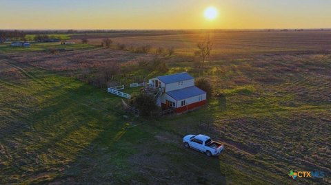 Holland, TX Land with Barn