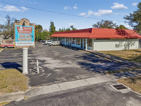 Retail Building with Suite Flexibility