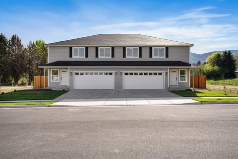 New Duplex in Grants Pass