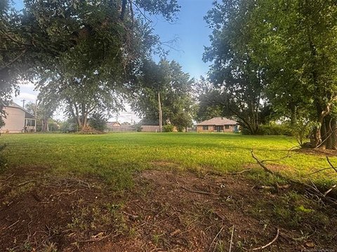 LAND - Okmulgee, OK