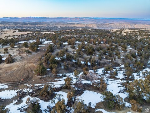 Duchesne Land with Mountain Views