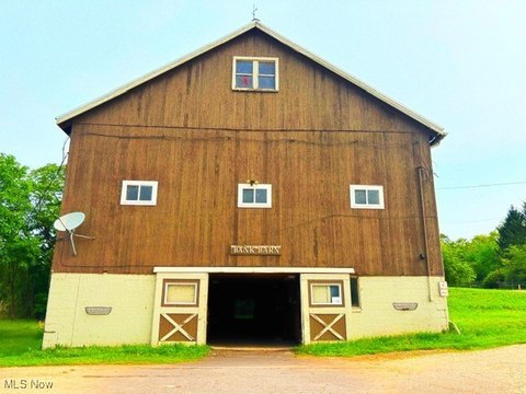 Equestrian Facility with Indoor Arenas