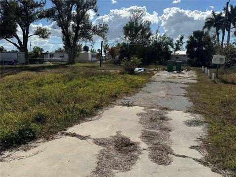 Port Charlotte Double Lot