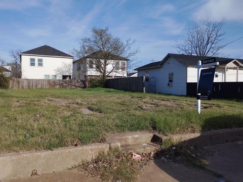 Commercial Land in Growing Dallas